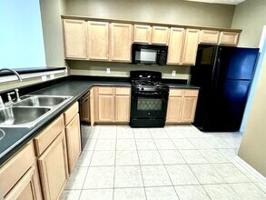 787 Brookside Parc Ln in Avondale Estates, GA - Building Photo - Building Photo