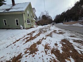 40 Henry Bridge Rd, Unit 40 in Goffstown, NH - Building Photo