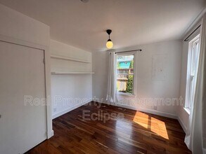 5036 25th Ave SW in Seattle, WA - Building Photo - Building Photo