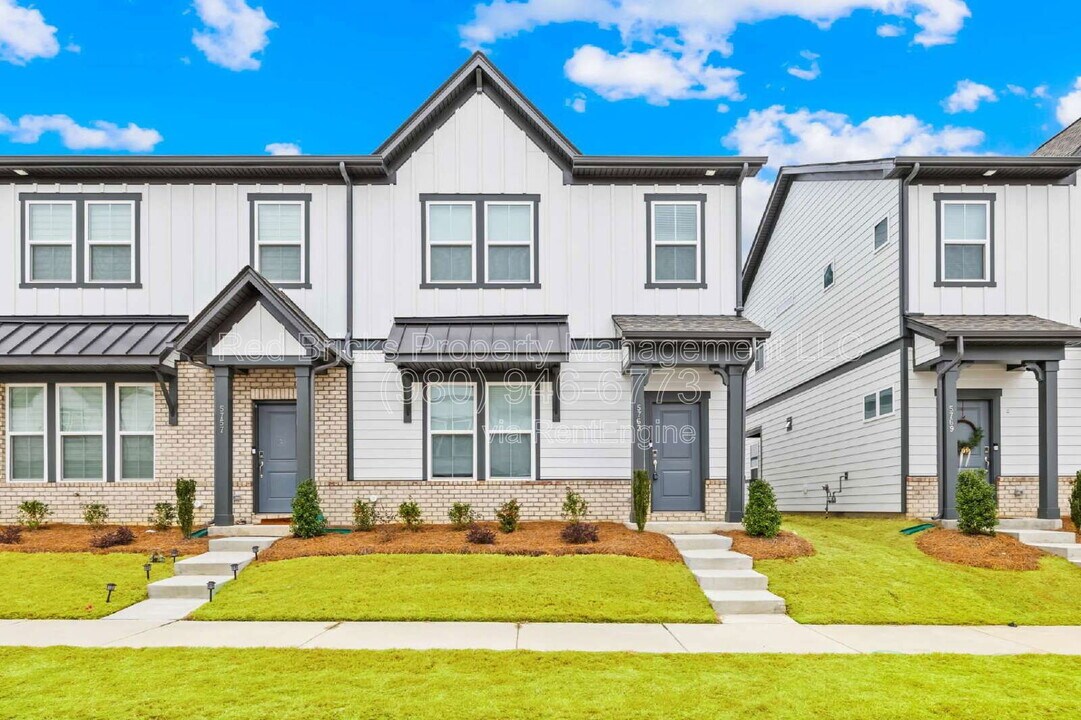 5763 Coulee Ln in Harrisburg, NC - Building Photo