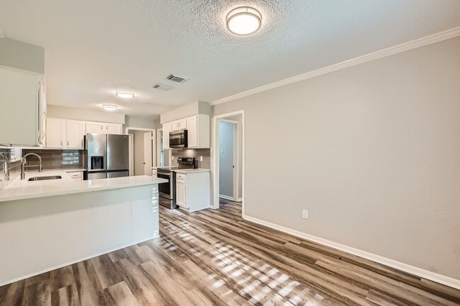 property at 401 Summer Pl Ct