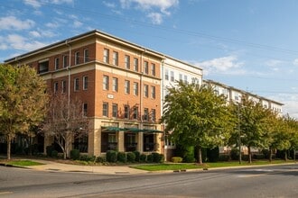 Gables at Druid Hills II Senior Apartments in Charlotte, NC - Foto de edificio - Building Photo