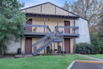 Centrum in Shreveport, LA - Building Photo - Building Photo