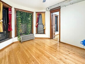 2741 N Central Park Ave, Unit 2 in Chicago, IL - Building Photo - Building Photo