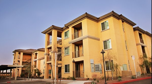 Madison Pointe in Phoenix, AZ - Building Photo