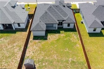 1505 E Encino Ave in Pharr, TX - Foto de edificio - Building Photo