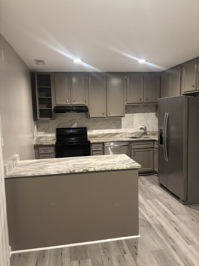 1495 Lowell Ct in Crofton, MD - Foto de edificio - Building Photo