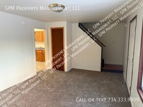 32155 Genessee St in Westland, MI - Building Photo - Building Photo