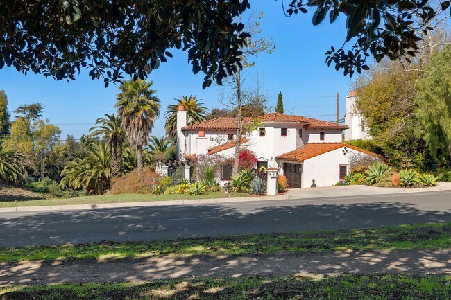 1809 Palos Verdes Dr W in Palos Verdes Estates, CA - Building Photo - Building Photo