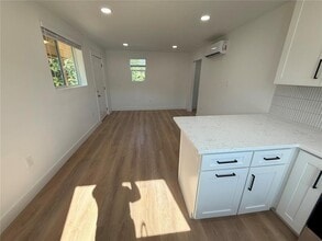 2813 NW 6th St in Gainesville, FL - Building Photo - Building Photo