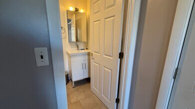 16 Foster St, Unit 9 in Boston, MA - Foto de edificio - Building Photo