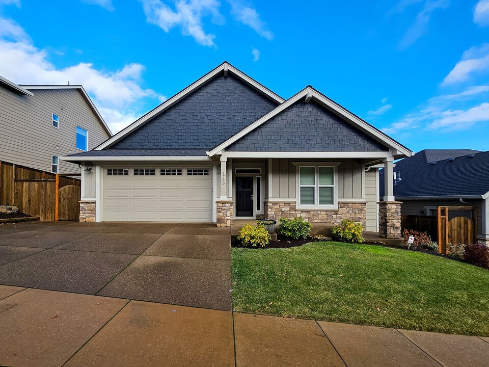 1763 Juniper Butte Ave SE in Salem, OR - Foto de edificio