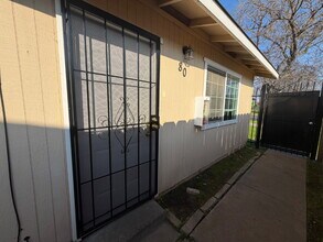 80 E 12th St in Merced, CA - Building Photo - Building Photo