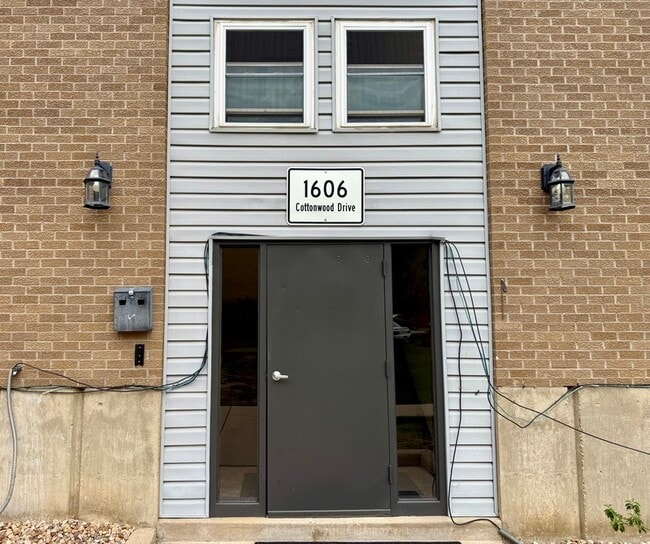 1606 Cottonwood Dr in Louisville, CO - Building Photo - Building Photo