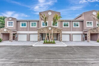1563 NW 94th Ave, Unit 9 in Coral Springs, FL - Building Photo - Building Photo