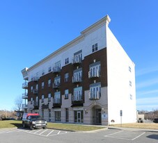 The Summit at Gateway in Winston-Salem, NC - Building Photo