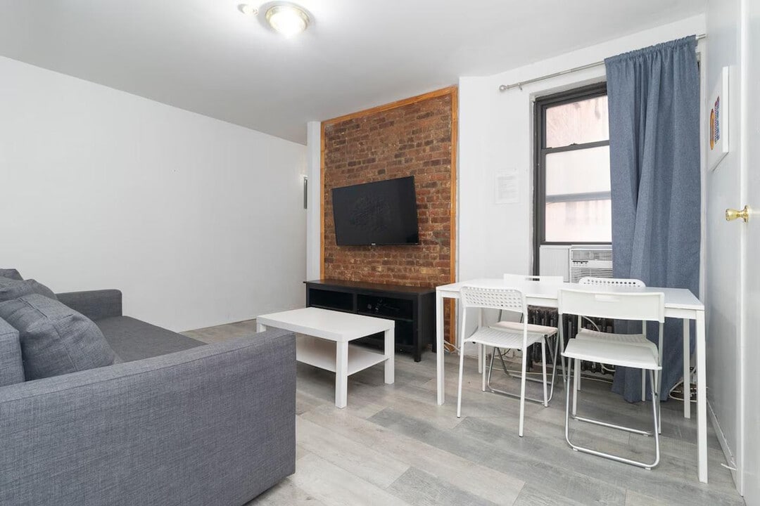 309-311-311 E 95th St in New York, NY - Building Photo