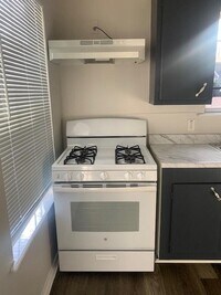 214 Sidney St photo'