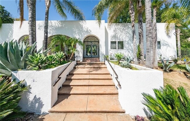 16815 Bajio Rd in Encino, CA - Building Photo - Building Photo