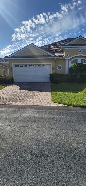 4609 Casswell Dr in New Port Richey, FL - Building Photo