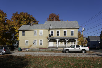 18 Winter St in Rochester, NH - Foto de edificio - Building Photo