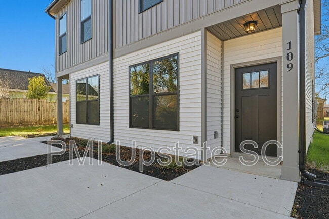 109 Virginia Ave in Greenville, SC - Building Photo - Building Photo