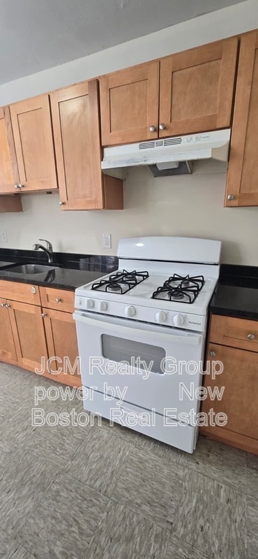 11 Victory Rd in Boston, MA - Foto de edificio - Building Photo