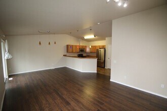 10296 Valley Park Dr in Anchorage, AK - Building Photo - Building Photo