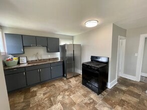 110 S Pleasant St, Unit C in Princeton, IL - Building Photo - Building Photo