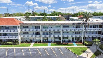 2451 Canadian Way in Clearwater, FL - Building Photo