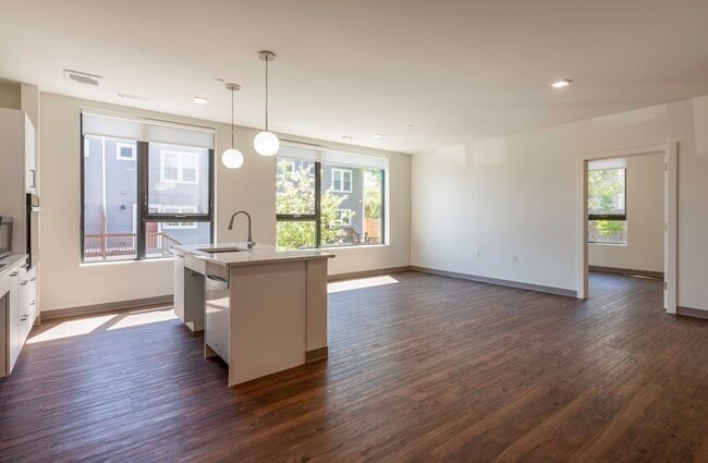 166 Main St in Watertown, MA - Building Photo - Building Photo