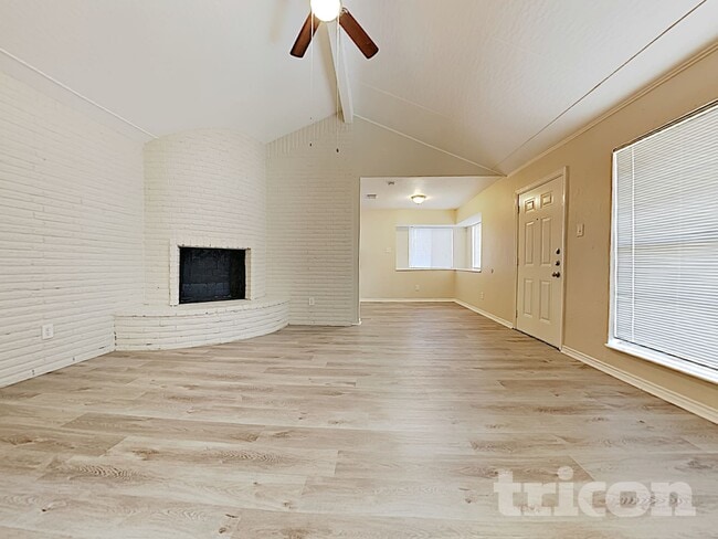 6511 Grey Oaks Dr in Houston, TX - Building Photo - Building Photo