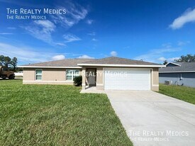 162 Malauka Run in Ocklawaha, FL - Building Photo