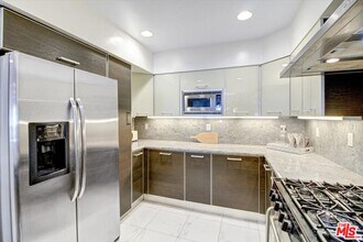 1319 N Detroit St in Los Angeles, CA - Building Photo - Building Photo