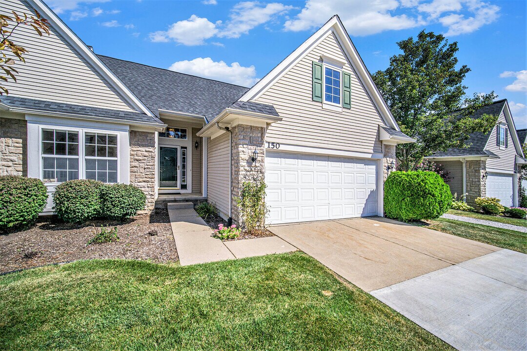 150 Burwyck Park Dr in Saline, MI - Building Photo