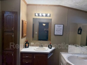 205 Crossroad School Rd in Eldorado, IL - Building Photo - Building Photo