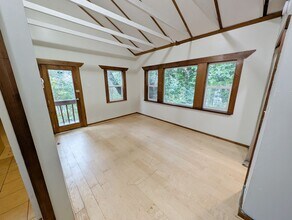 6491 SW Capitol Hwy in Portland, OR - Building Photo - Building Photo