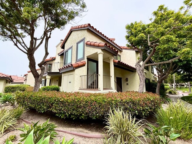 property at 2287 Martinique Ln