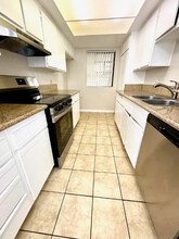 620 E San Jose Ave in Burbank, CA - Foto de edificio - Building Photo