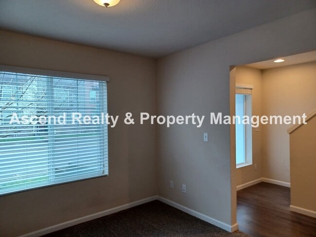 3156 SE Brookwood Av in Hillsboro, OR - Building Photo - Building Photo