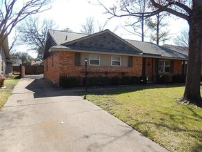 10516 Mapleridge Dr in Dallas, TX - Building Photo - Building Photo