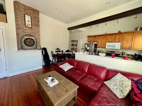 358 Broadway, Unit 1 in Somerville, MA - Building Photo - Building Photo