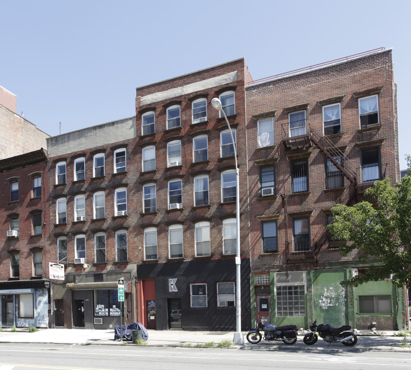 109 Broadway in Brooklyn, NY - Building Photo