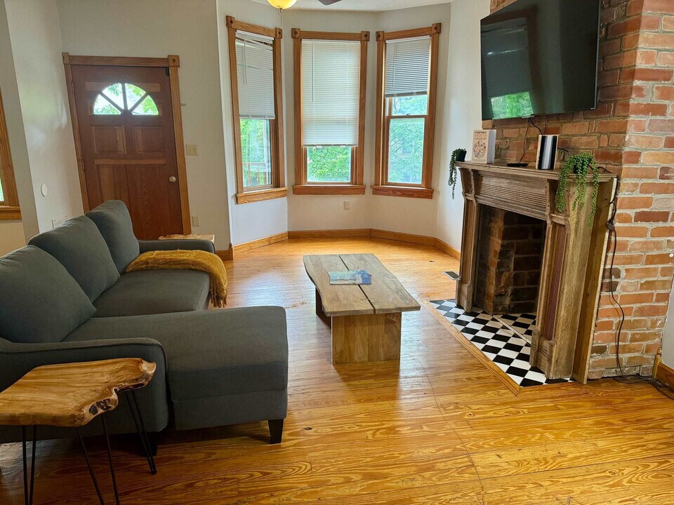 1235 Highland St in Columbus, OH - Building Photo