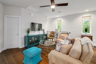 1205 Elm St in Austin, TX - Building Photo - Building Photo