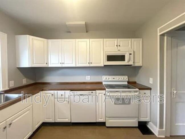916 E Tabor St in Indianapolis, IN - Building Photo - Building Photo
