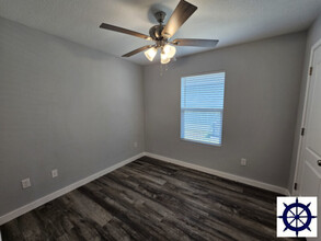 911 E 9th Ct in Panama City, FL - Foto de edificio - Building Photo