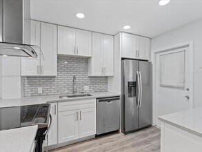 3150 N Palm Aire Dr in Pompano Beach, FL - Building Photo - Building Photo