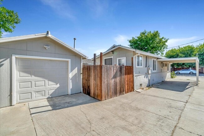 5820 Dewey Blvd in Sacramento, CA - Building Photo - Building Photo