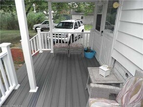 2 Grove Way in Clinton, CT - Building Photo - Building Photo